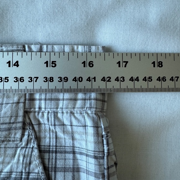 Calvin Klein Jeans Women's Plaid Bermuda Shorts Lightweight Walking White/Gray 8 - Picture 11 of 16